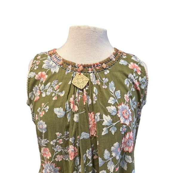 Sleeveless Floral Print Tiered Green Dress With Crochet Neckline Accent - Picture 2 of 8